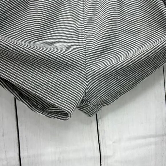 One Clothing LARGE Womens White Gray Striped Short Sleeve Cold Shoulder Jumper - Picture 5 of 7